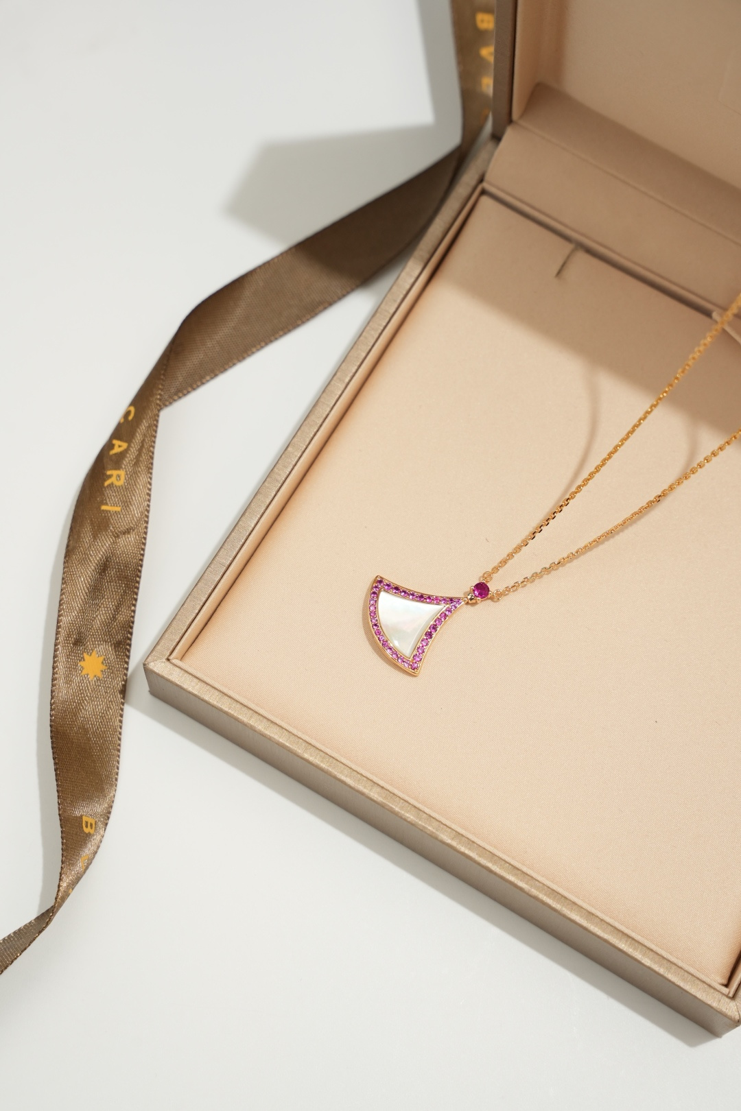 BVLGARI Red Diamond & White Mother-of-pearl Fan Necklace