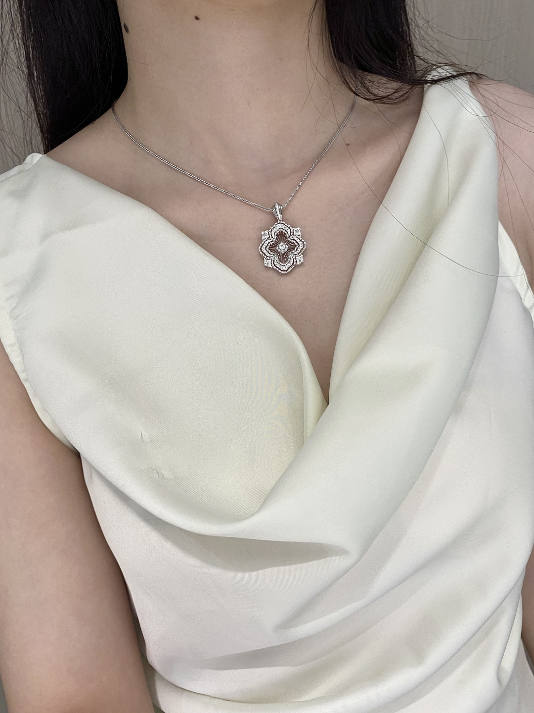 Boucheron Brushed Openwork Single Flower Necklace