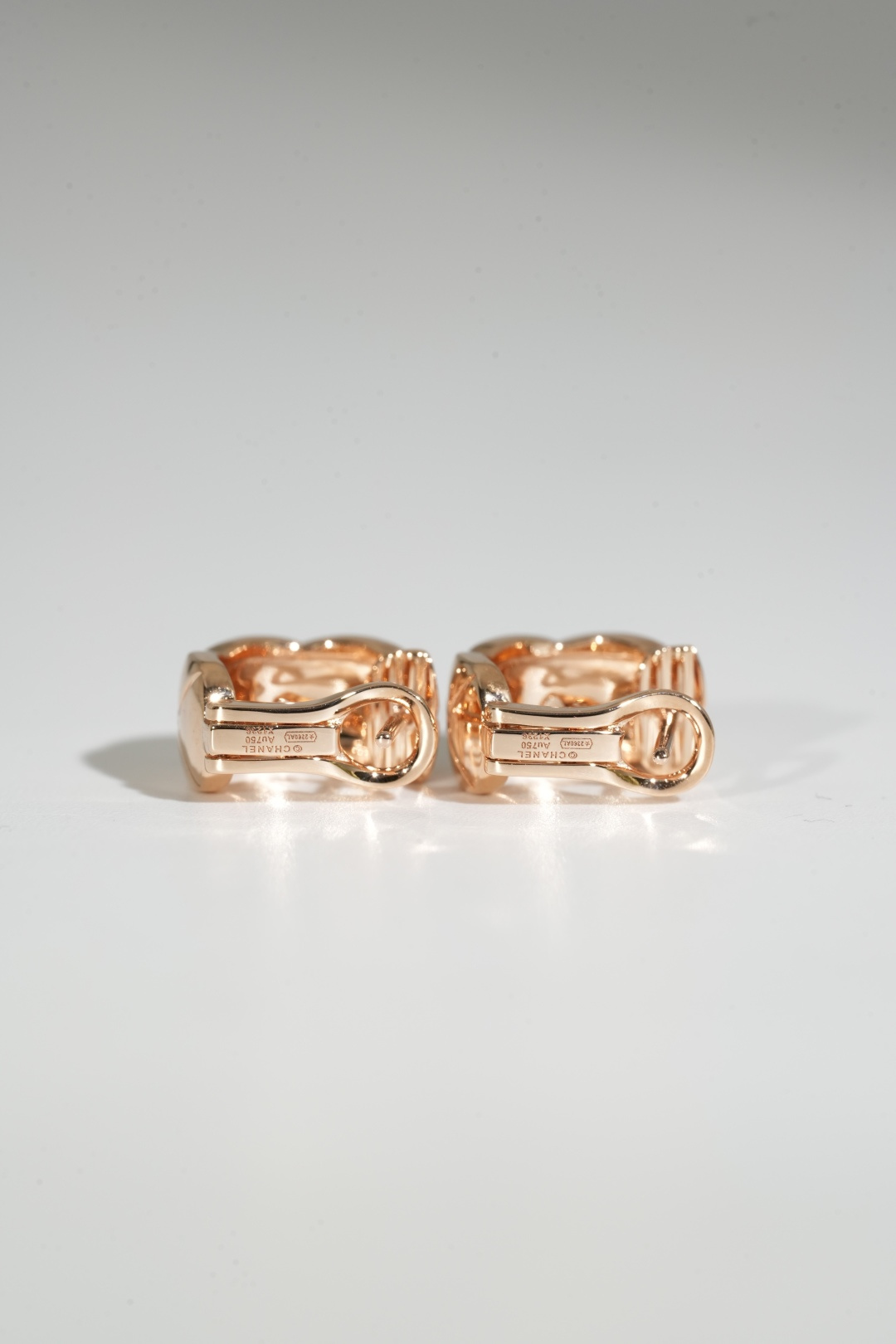CHANEL Coco Crush Plain Gold Earrings