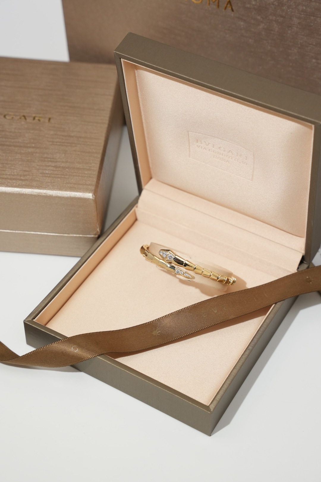 BVLGARI Diamond Serpenti Head-to-Tail Bracelet