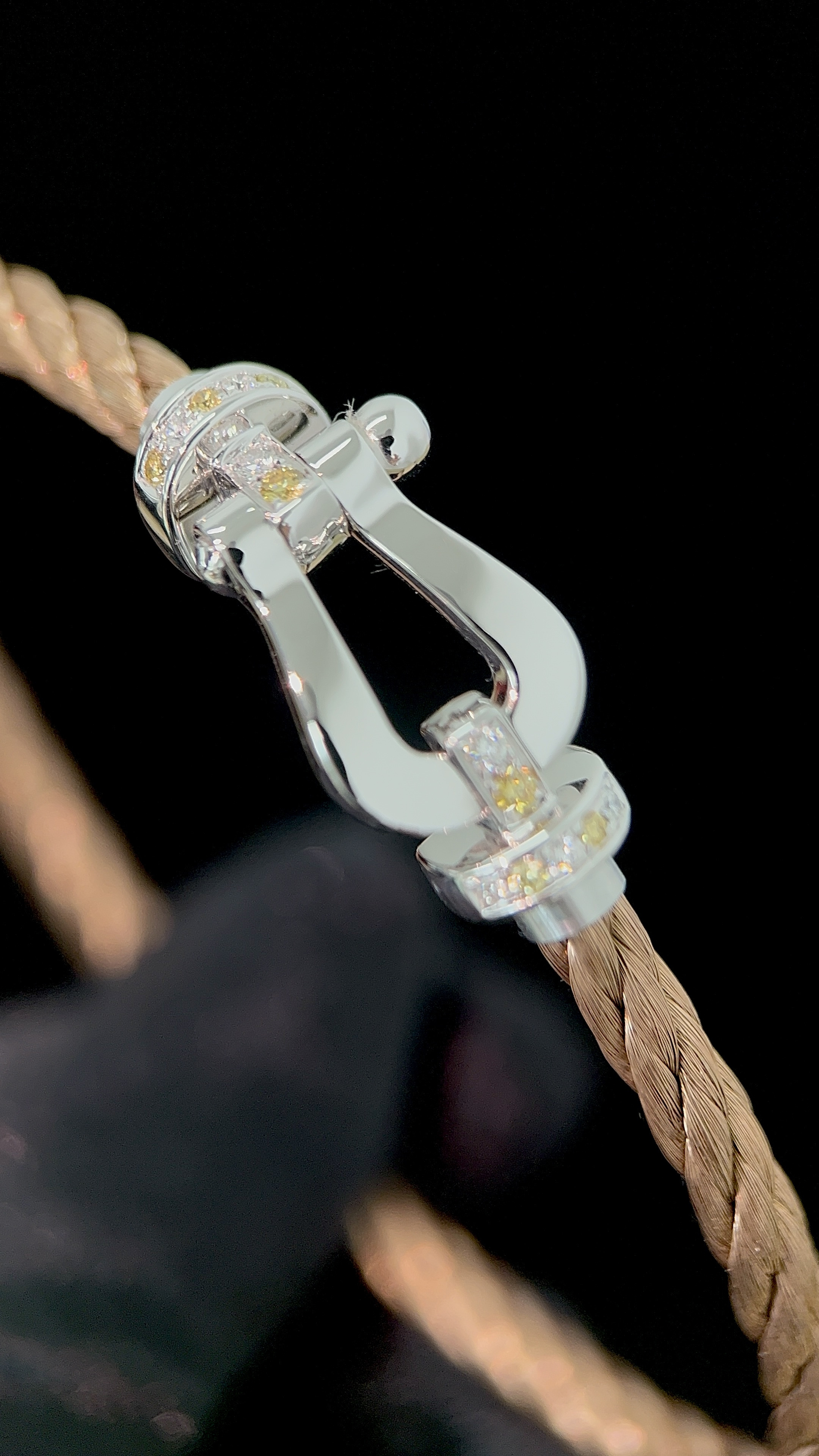 FRED Half-Diamond Horseshoe-Clasp Bangle