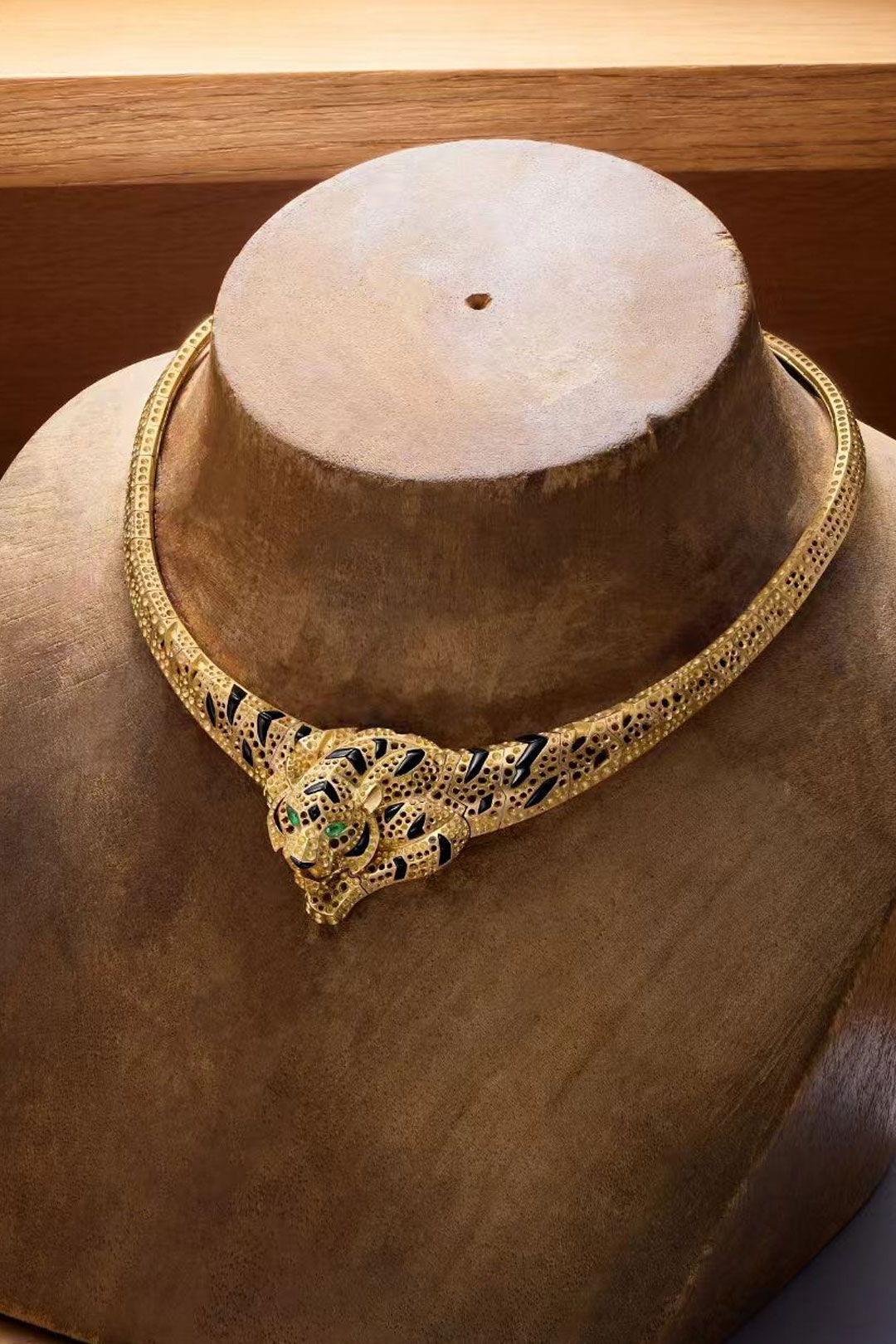 Cartier yellow diamond tiger necklace