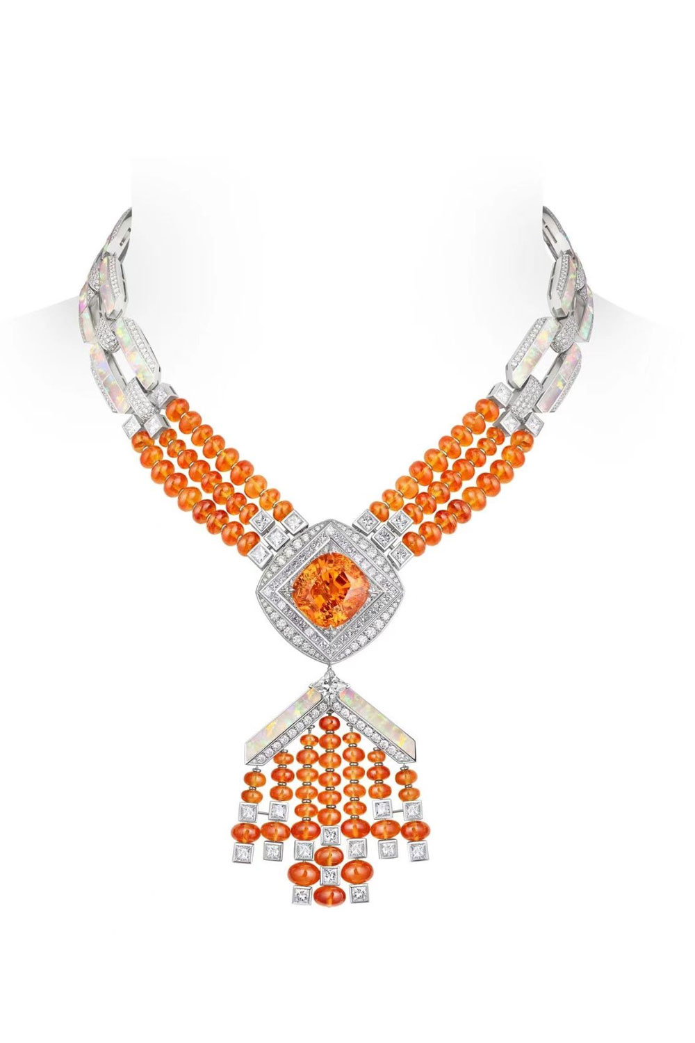 Chain-Attraction Necklace