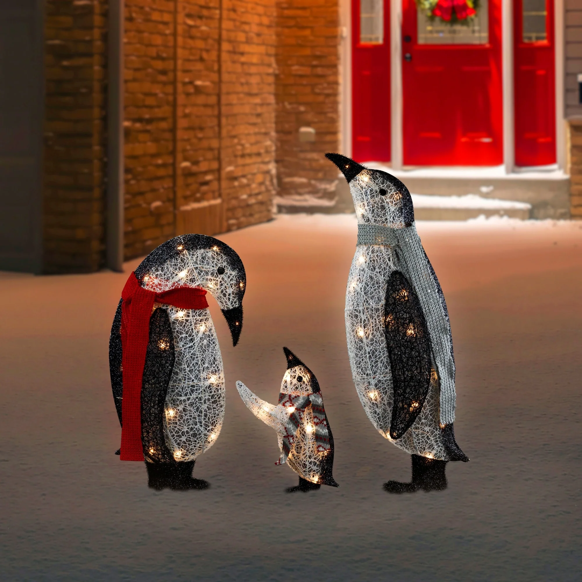 3D Lighted Winter Penguin Family Outdoor Christmas Yard Decoration - 31.5