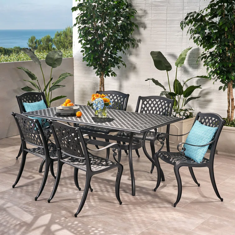 Calisa 6 - Person Rectangular Outdoor Dining Set