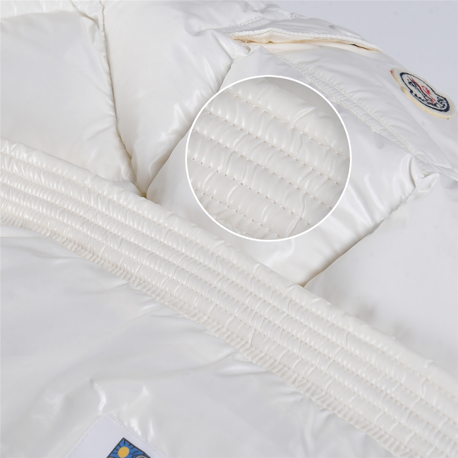 Moncler Maya Hooded Short Down Jacket Women‘s White