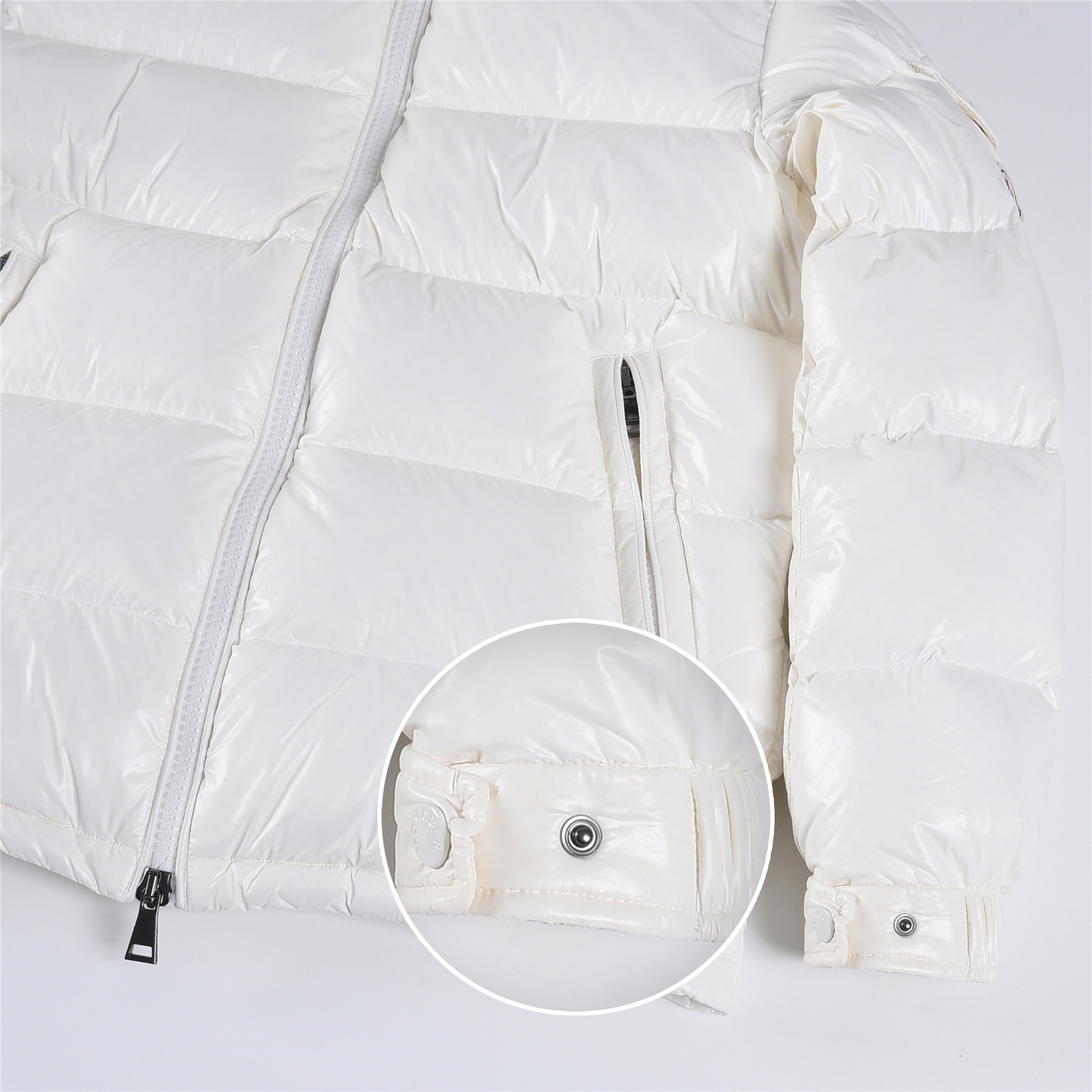 Moncler Maya Hooded Short Down Jacket Women‘s White