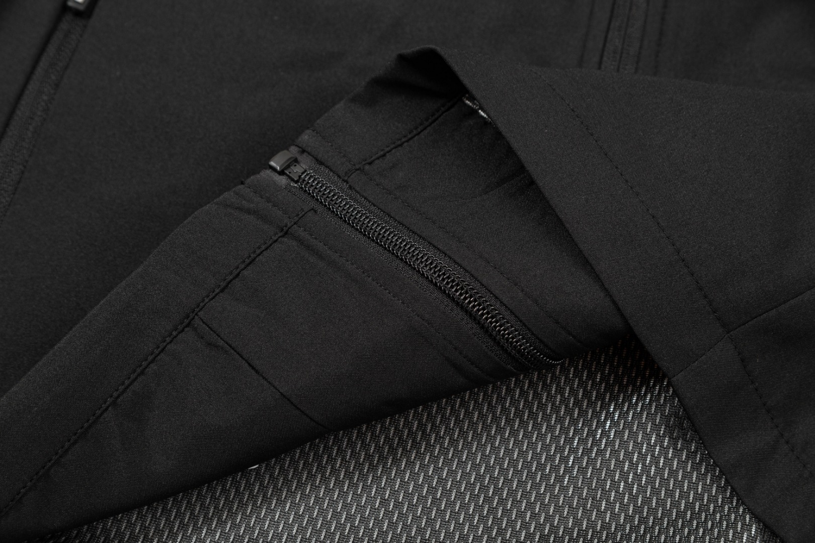 THE NORTH FACE SS New Outdoor Windproof, Water-Resistant, Breathable Lightweight Vest– Black