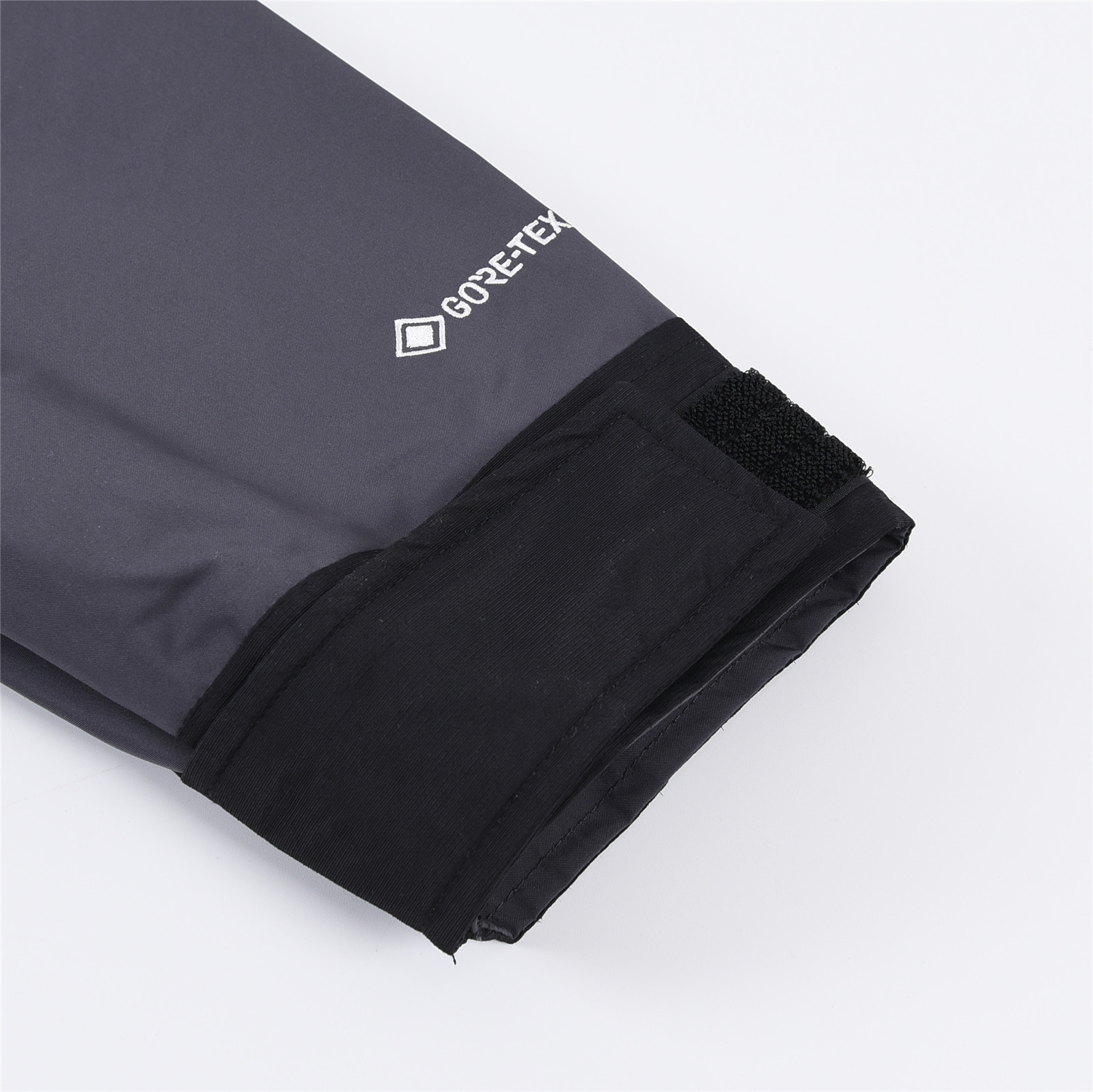 THE NORTH FACE 1990 Classic Outdoor Waterproof Jacket– Grey