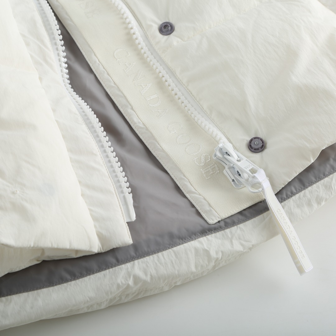 Canada Goose Junction Puffer Down Vest with Logo Patch– White