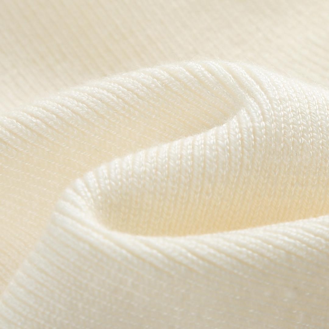 Canada Goose Women’s Wide-Stitch Knitted Down Jacket – White