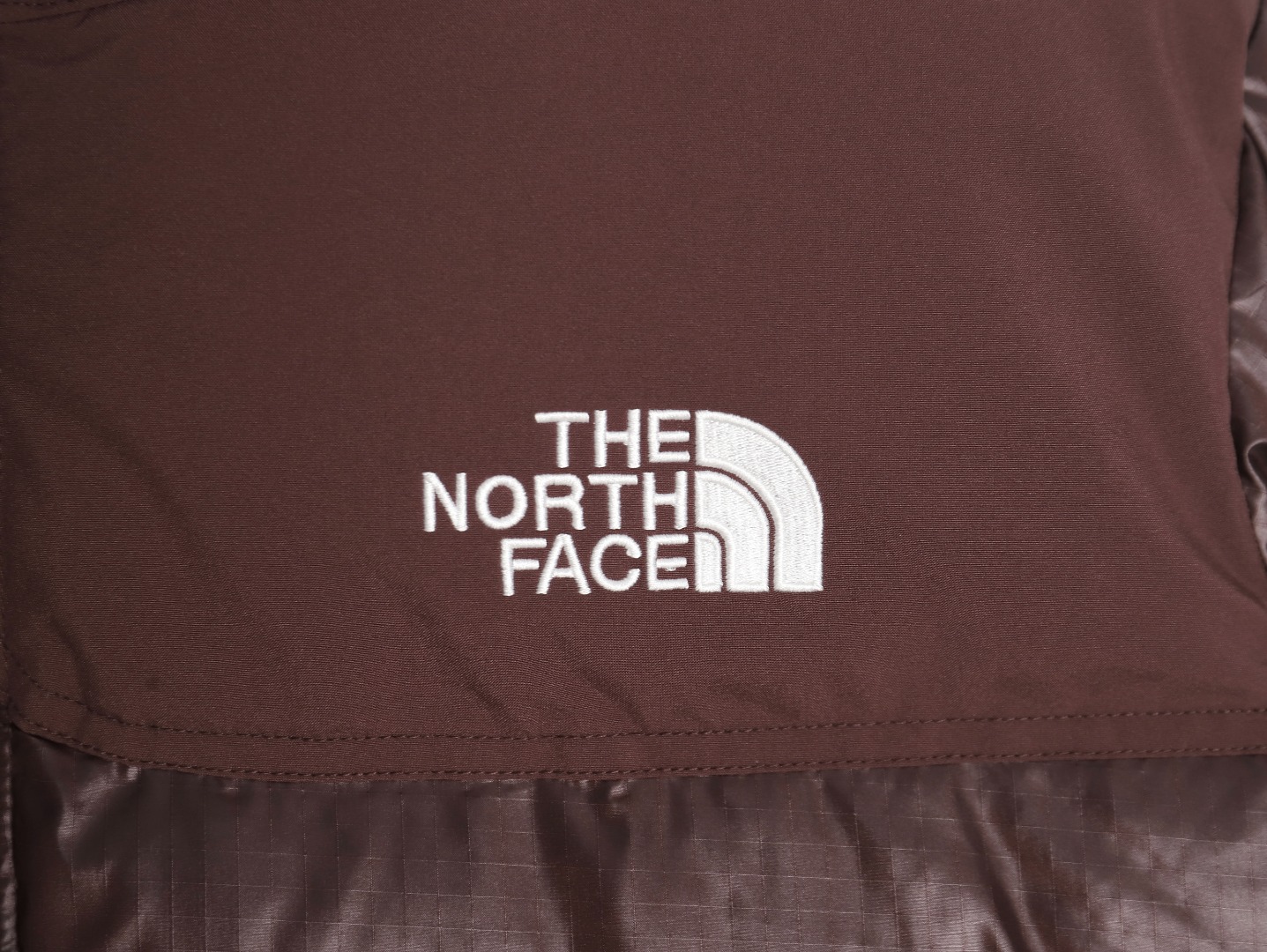 THE NORTH FACE TNF 22SS 82B Short Retro Shiny Down Jacket – Coffee