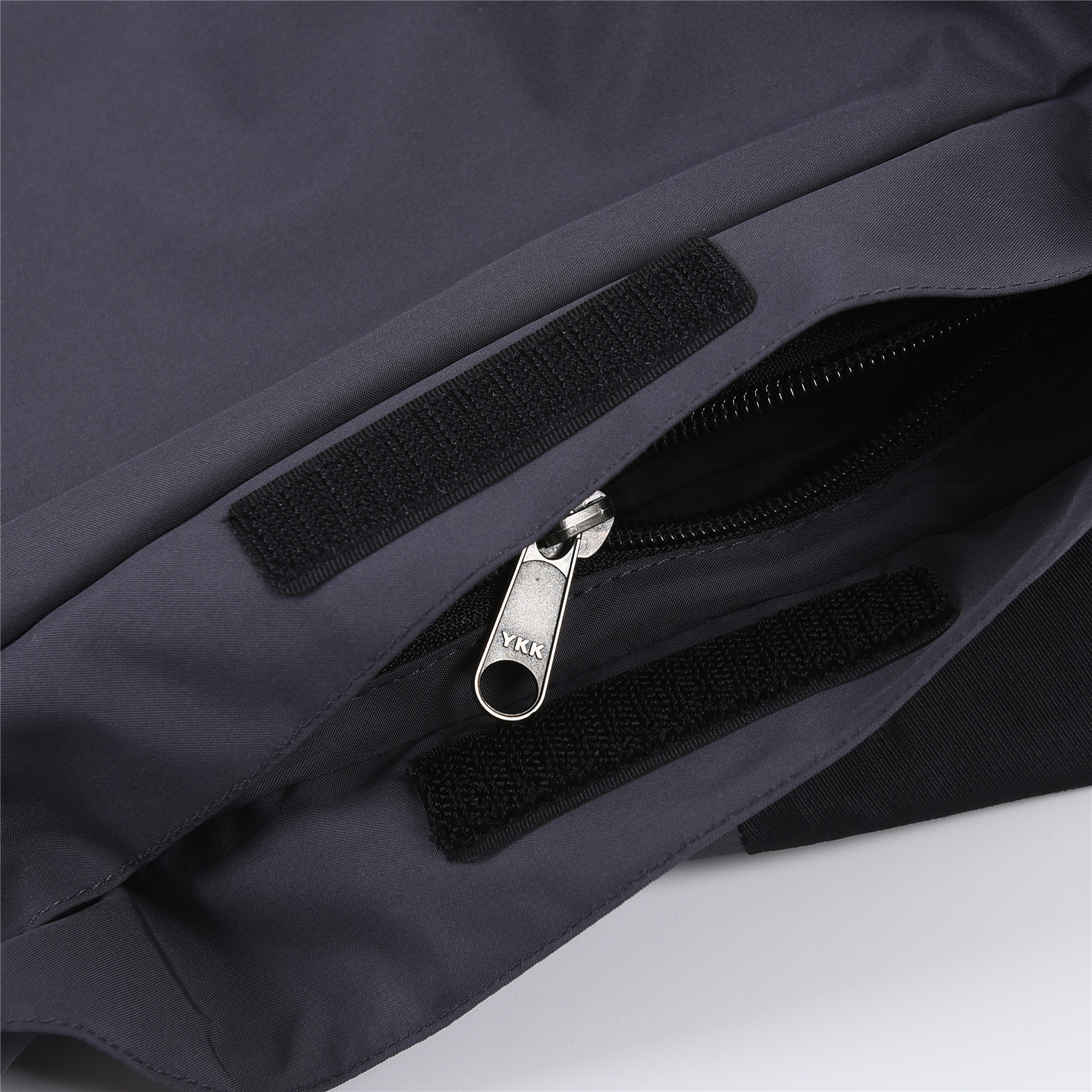 THE NORTH FACE 1990 Classic Outdoor Waterproof Jacket– Grey