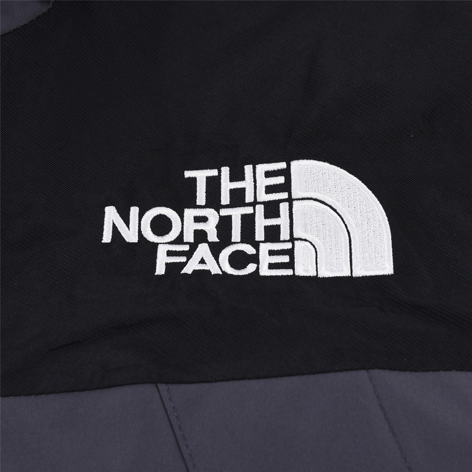 THE NORTH FACE 1990 Classic Outdoor Waterproof Jacket– Grey