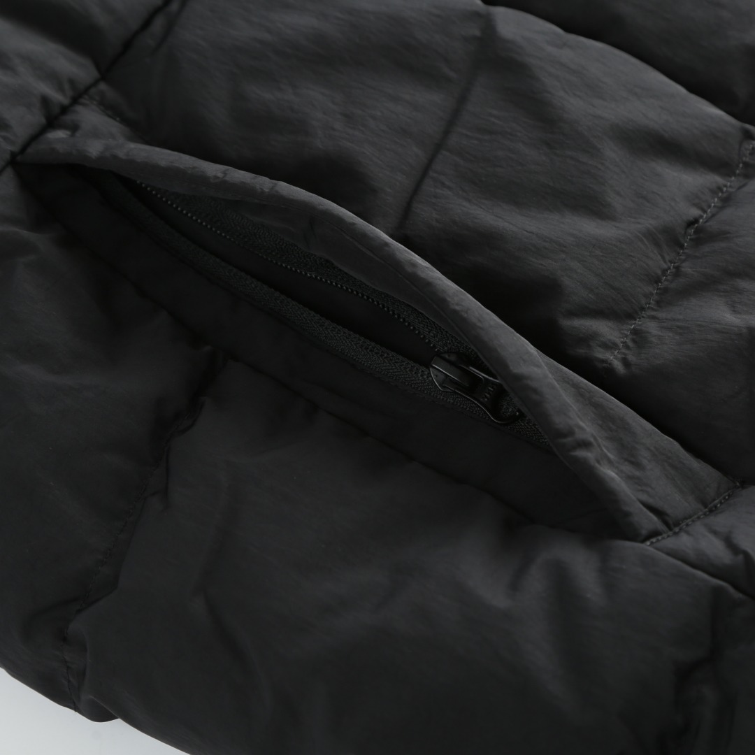 Canada Goose Junction Puffer Down Vest with Logo Patch– Black