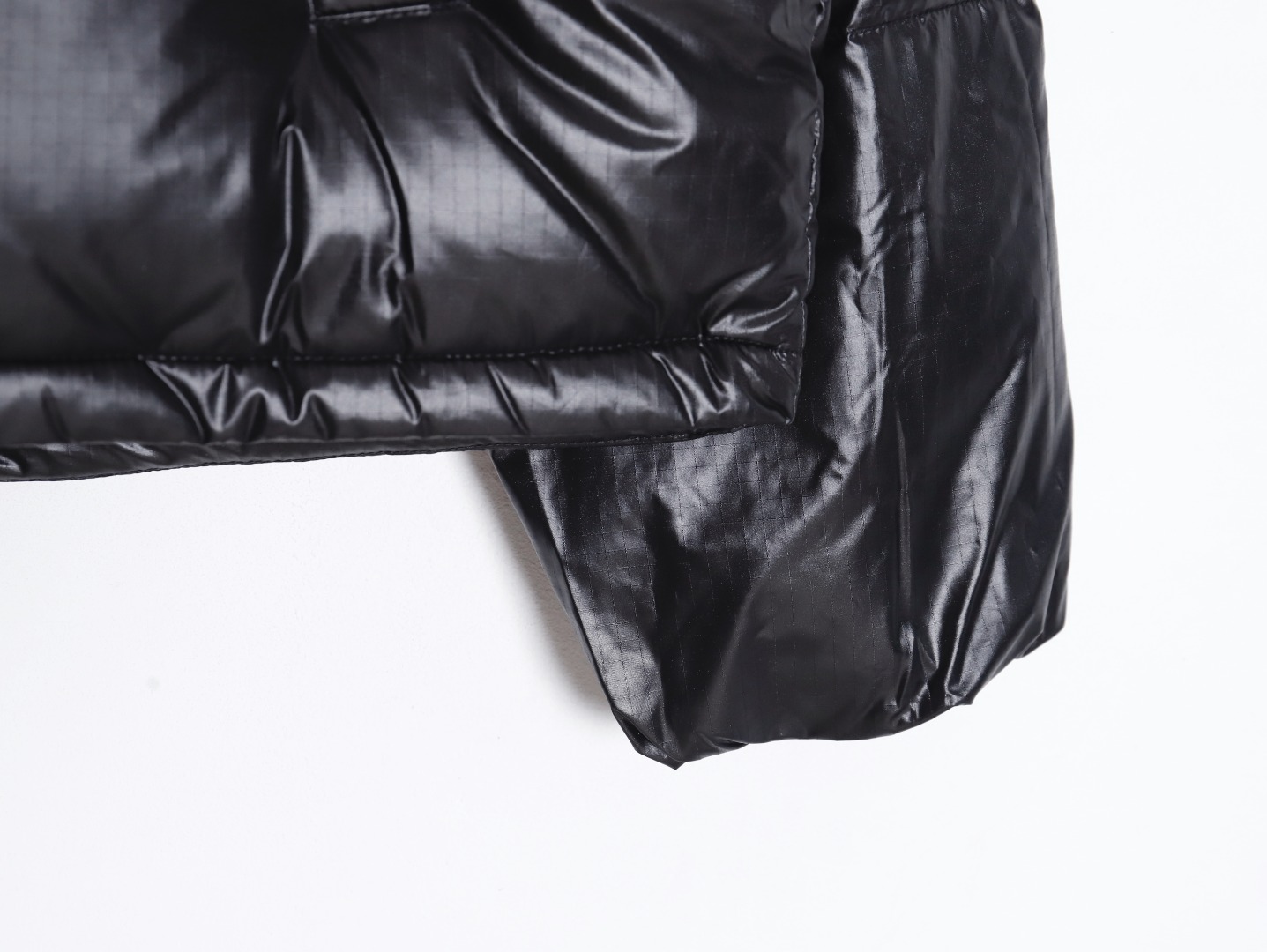 THE NORTH FACE TNF 22SS 82B Short Retro Shiny Down Jacket – Black