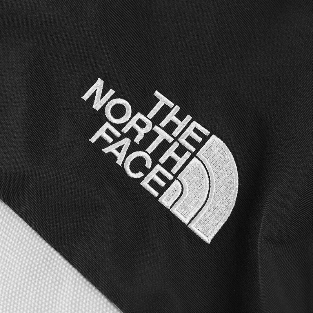 THE NORTH FACE 1990 Classic Outdoor Waterproof Jacket–White