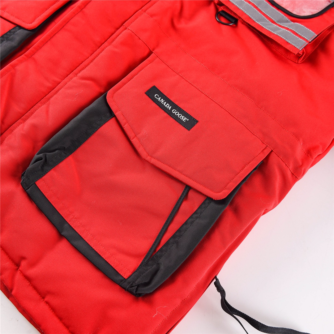 Canada Goose 10 Classic Down Jacket – Red