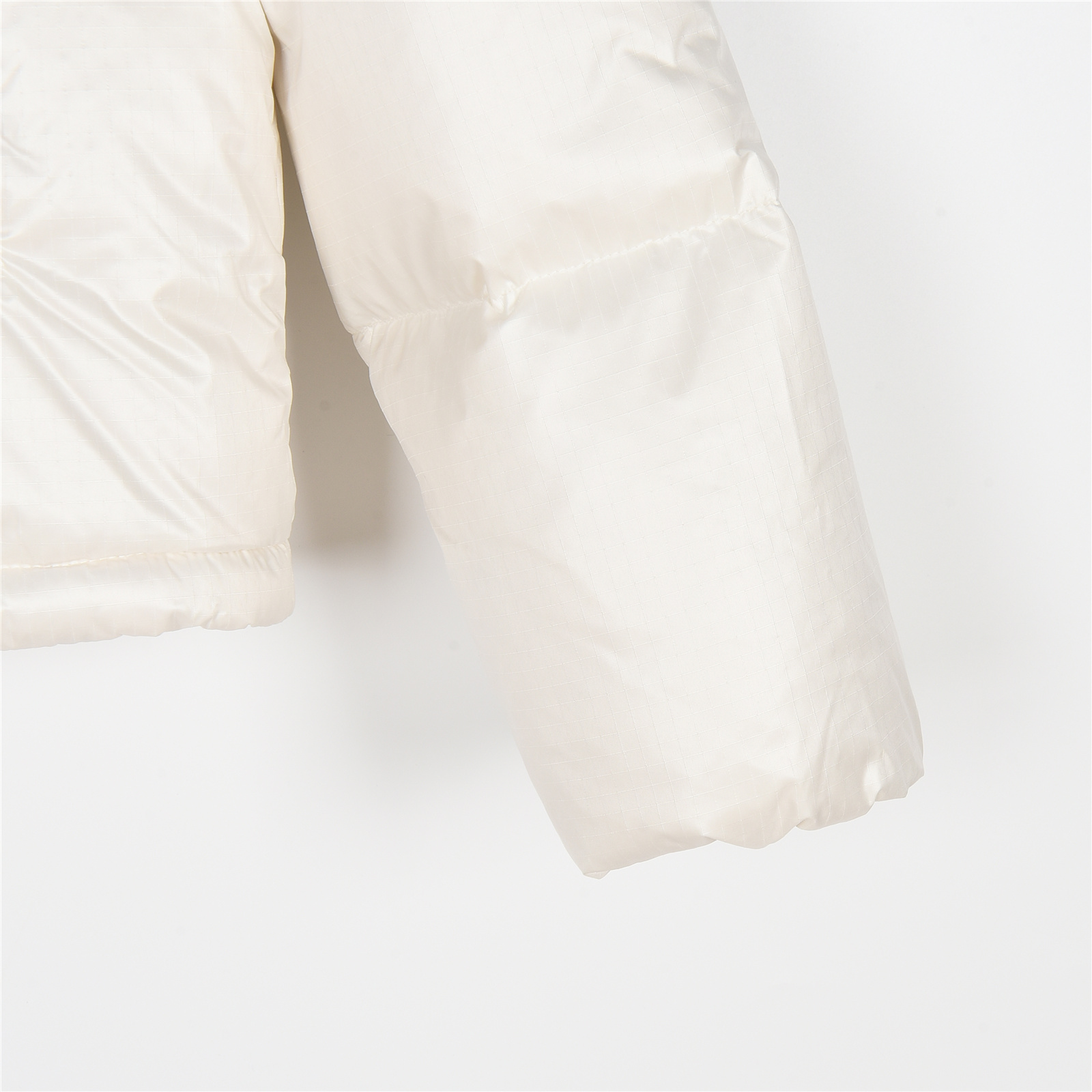 THE NORTH FACE TNF 22SS 82B Short Retro Shiny Down Jacket – Off-White