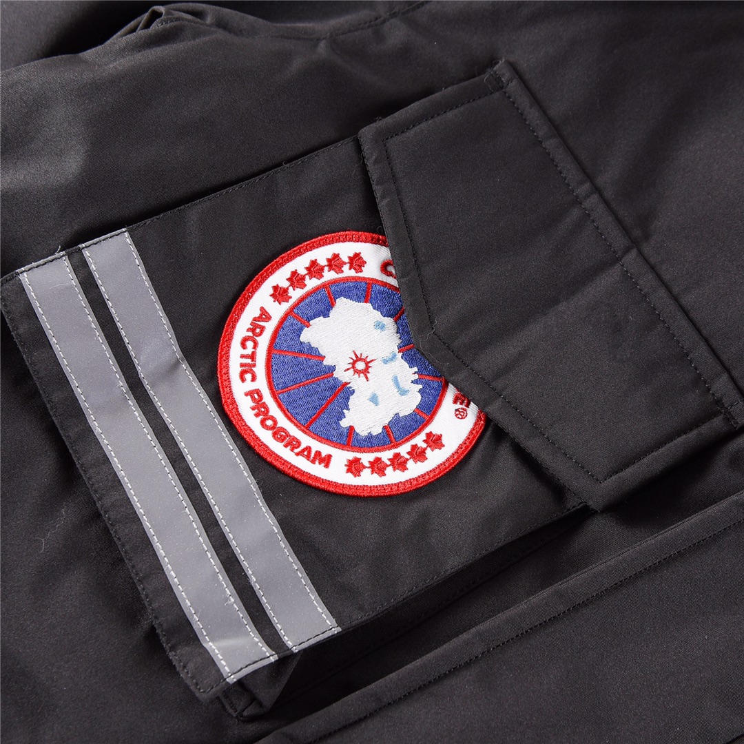 Canada Goose 10 Classic Down Jacket – Black