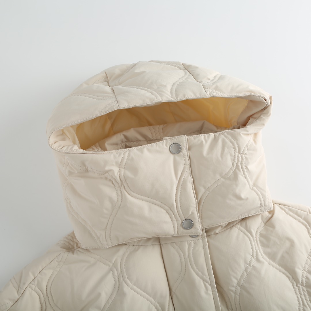 Canada Goose Women’s Hooded Down Jacket White