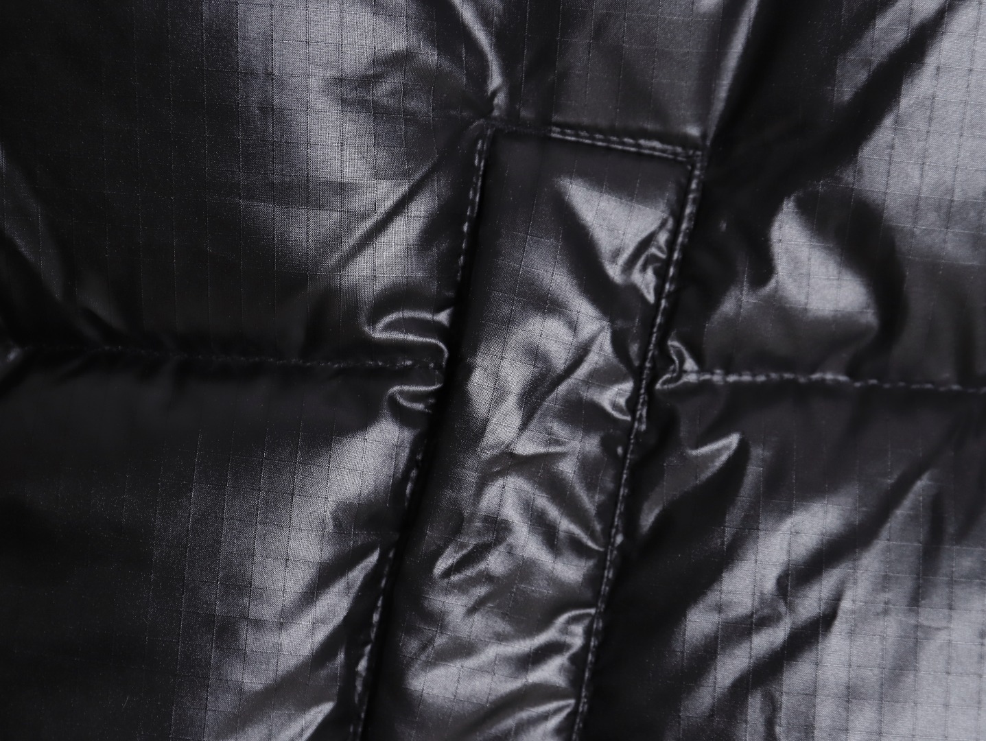 THE NORTH FACE TNF 22SS 82B Short Retro Shiny Down Jacket – Black