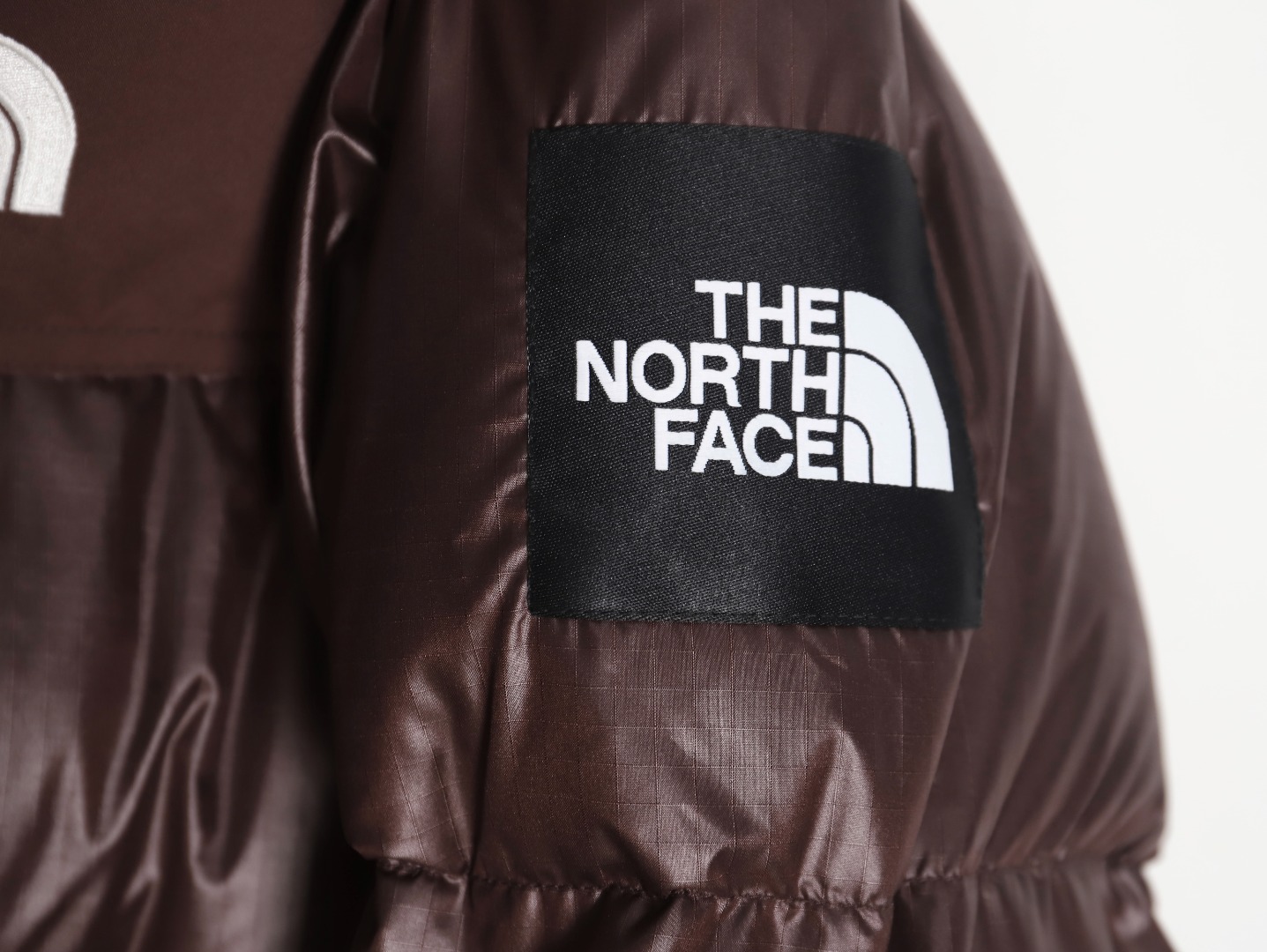 THE NORTH FACE TNF 22SS 82B Short Retro Shiny Down Jacket – Coffee