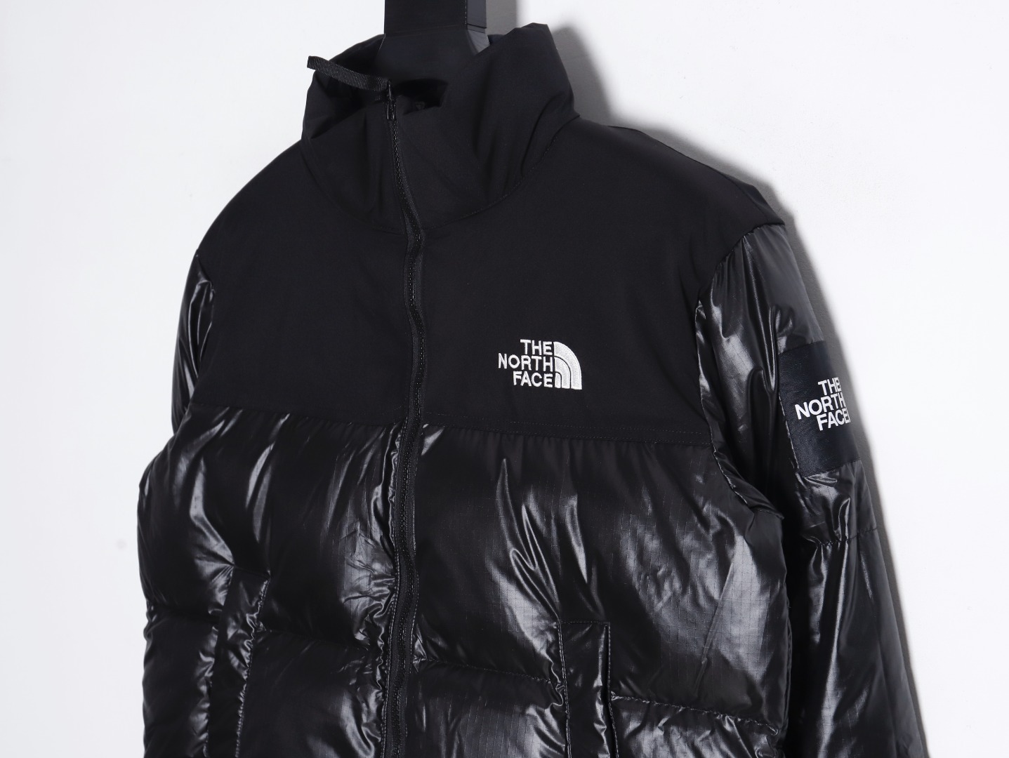 THE NORTH FACE TNF 22SS 82B Short Retro Shiny Down Jacket – Black