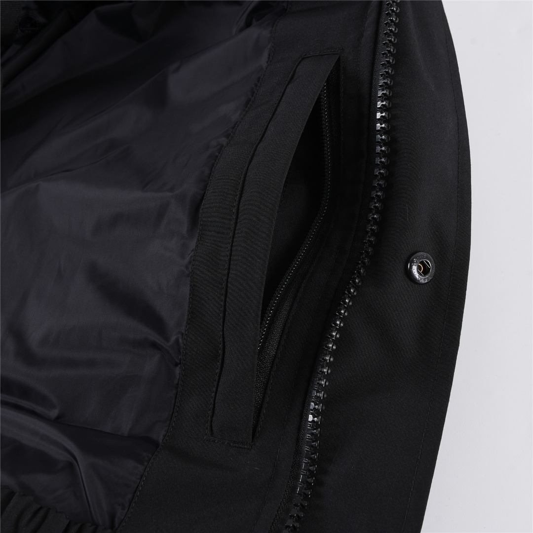 Canada Goose Junction Puffer Down Vest with Logo Patch– Black