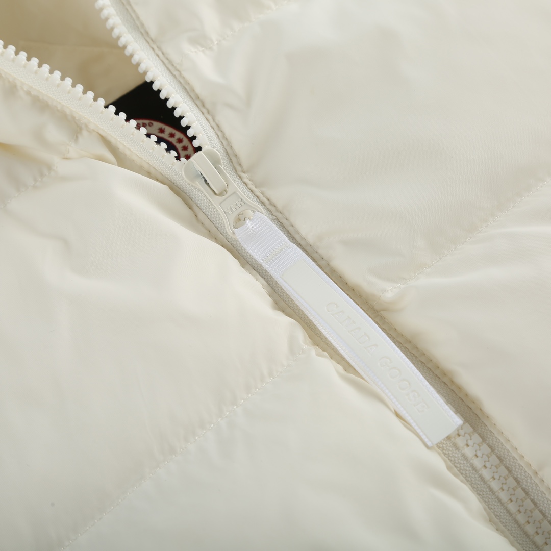 Canada Goose Women’s Wide-Stitch Knitted Down Jacket – White