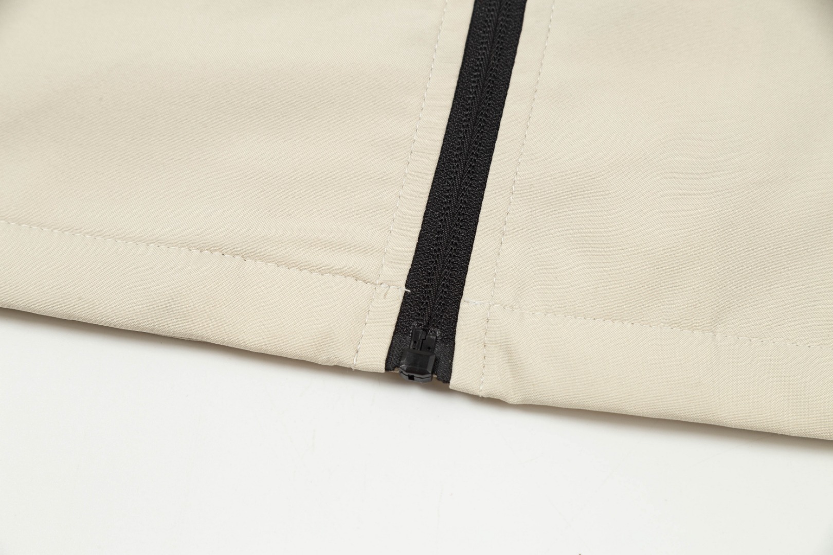 THE NORTH FACE SS New Outdoor Windproof, Water-Resistant, Breathable Lightweight Vest– White