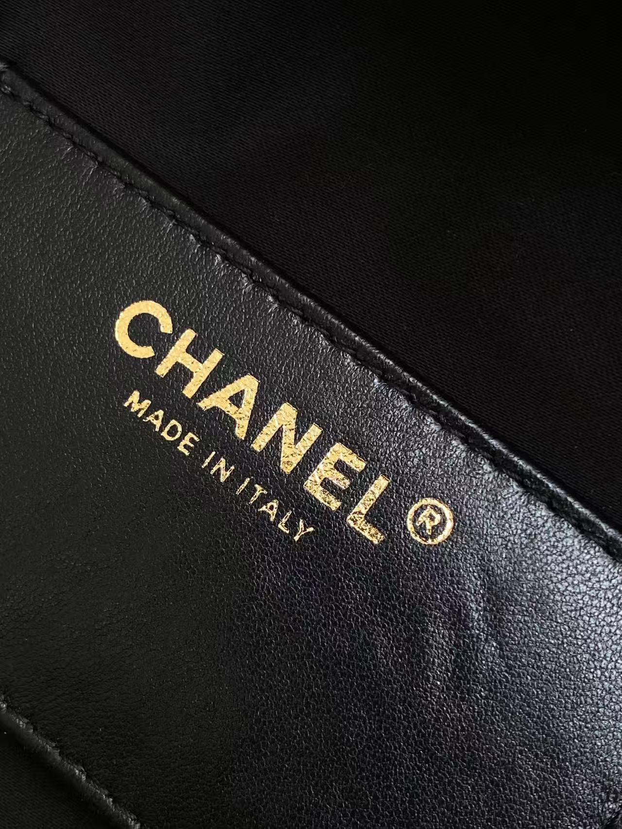Chanel 25C Grained Calfskin Hobo Bag