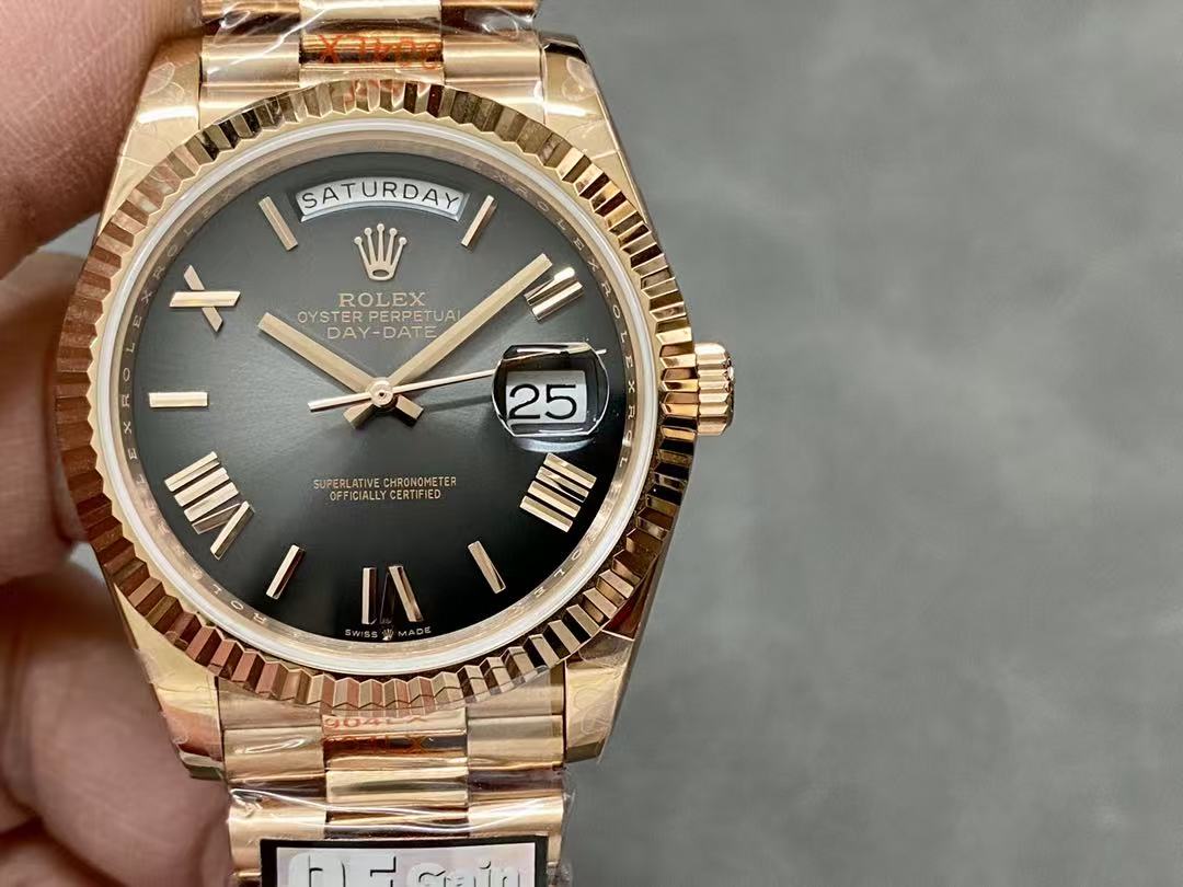 'Oscars' Smoke Grey Dial 228235