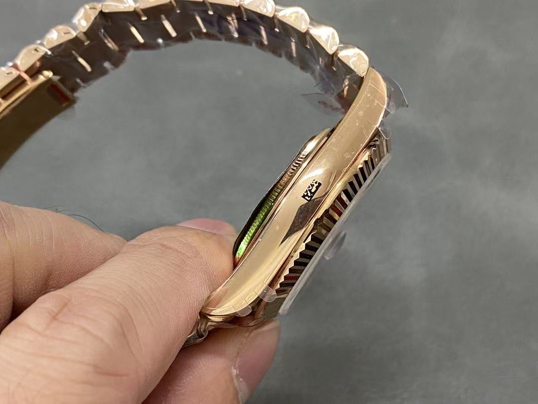 'Oscars' Smoke Grey Dial 228235