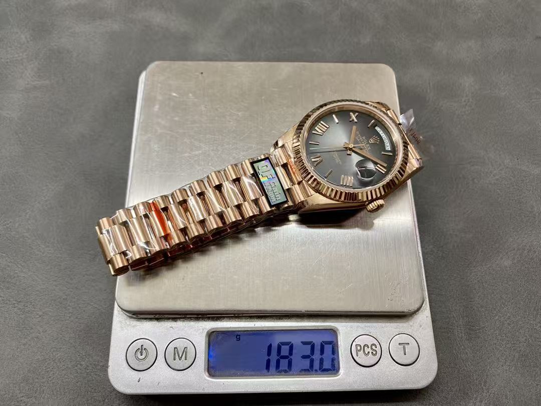 'Oscars' Smoke Grey Dial 228235