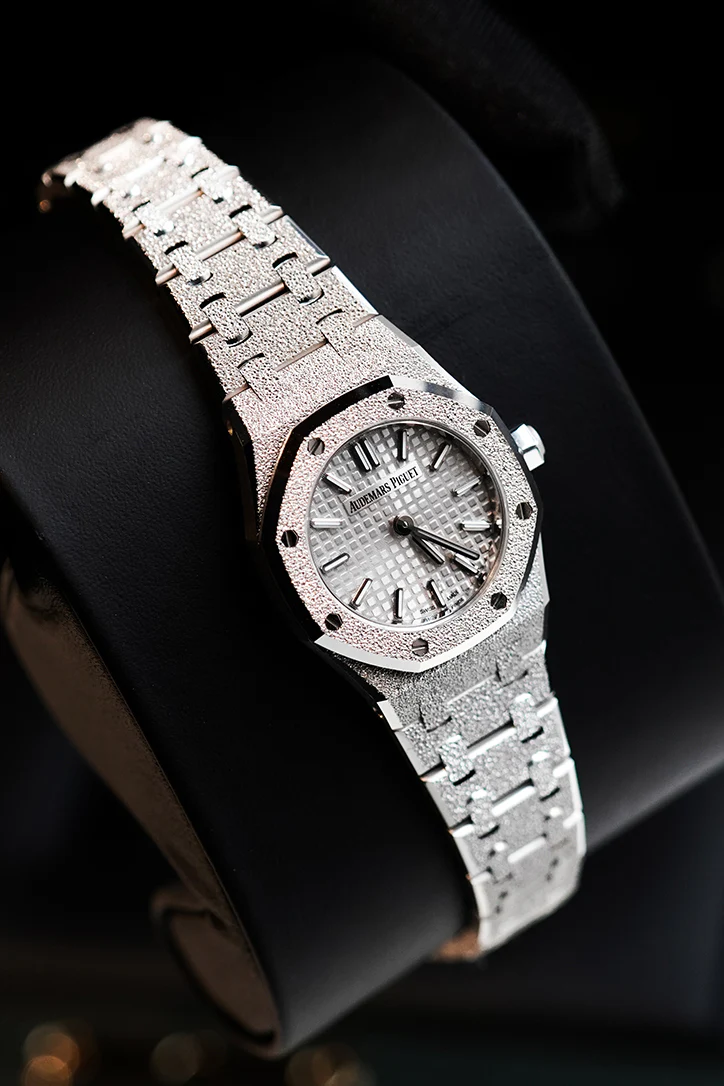 Audemars Piguet Royal Oak Mini Frosted Gold Quartz White Gold Dial 67630BC.GG.1312BC.01. MP