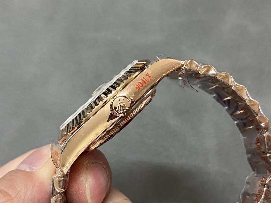 'Oscars' Smoke Grey Dial 228235