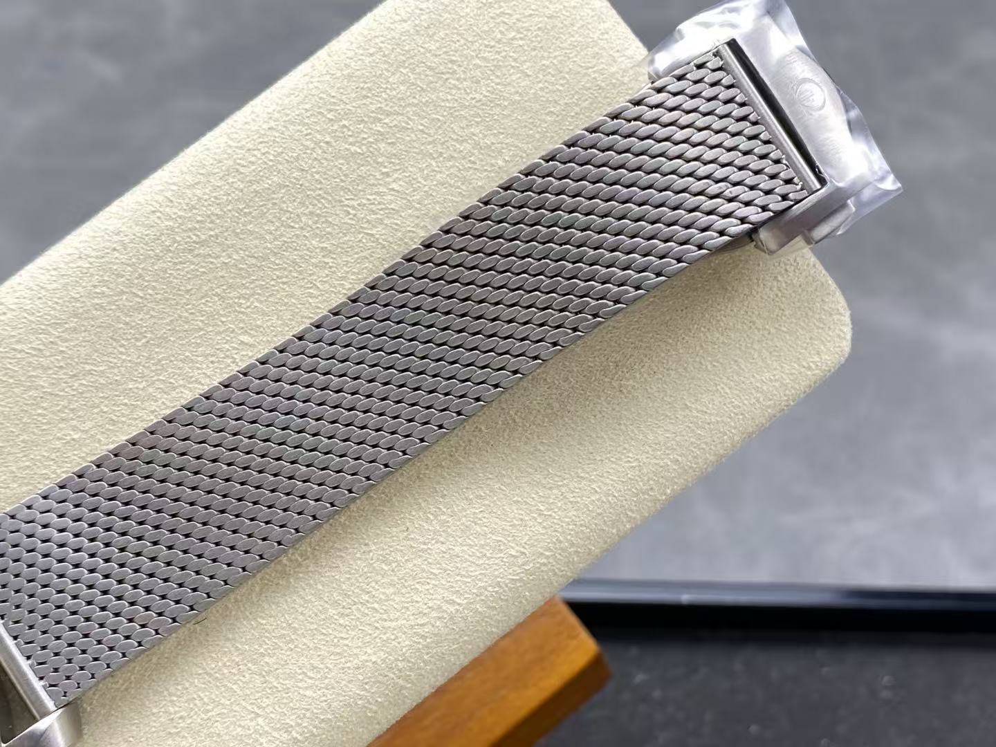 “No Time to Die” – 8800 Movement