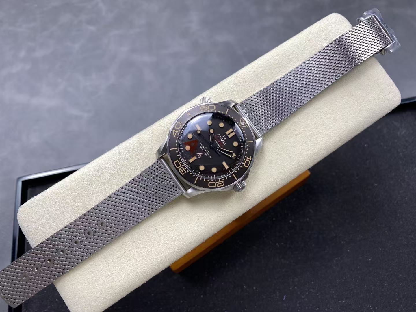 “No Time to Die” – 8800 Movement