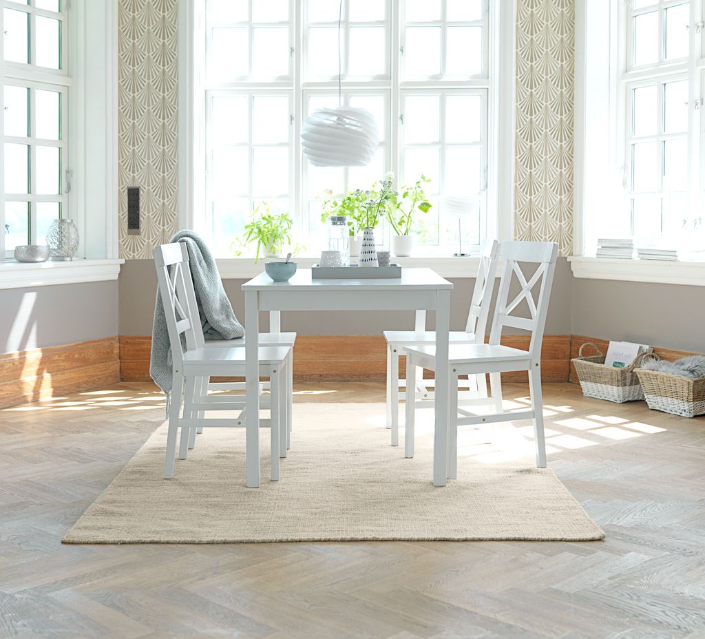 EJBY L118 table white + 4 EJBY chairs white