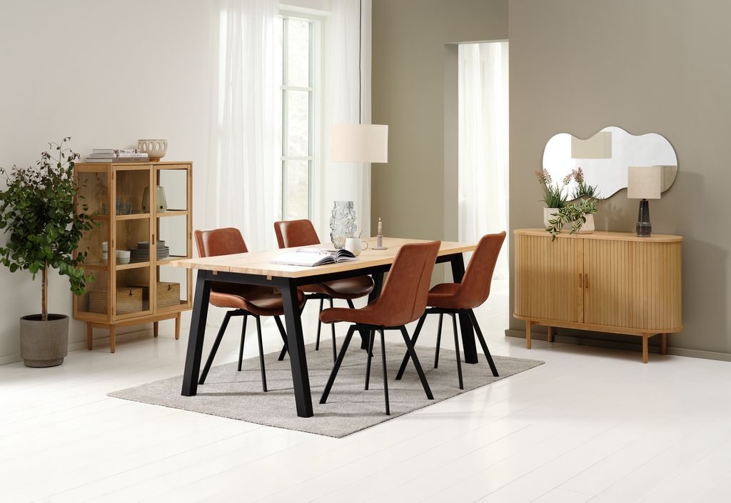 SKOVLUNDE L200 table natural oak+4 HYGUM chairs cognac