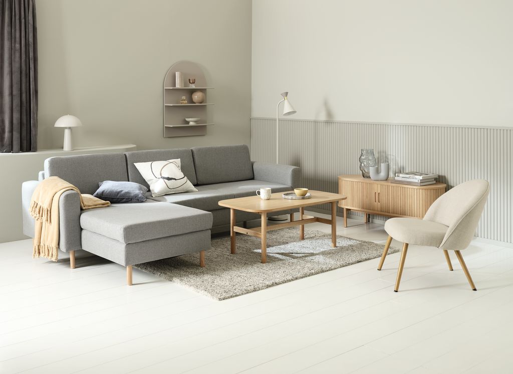 TV bench LYNGVIG 120cm 2 tambour doors natural oak