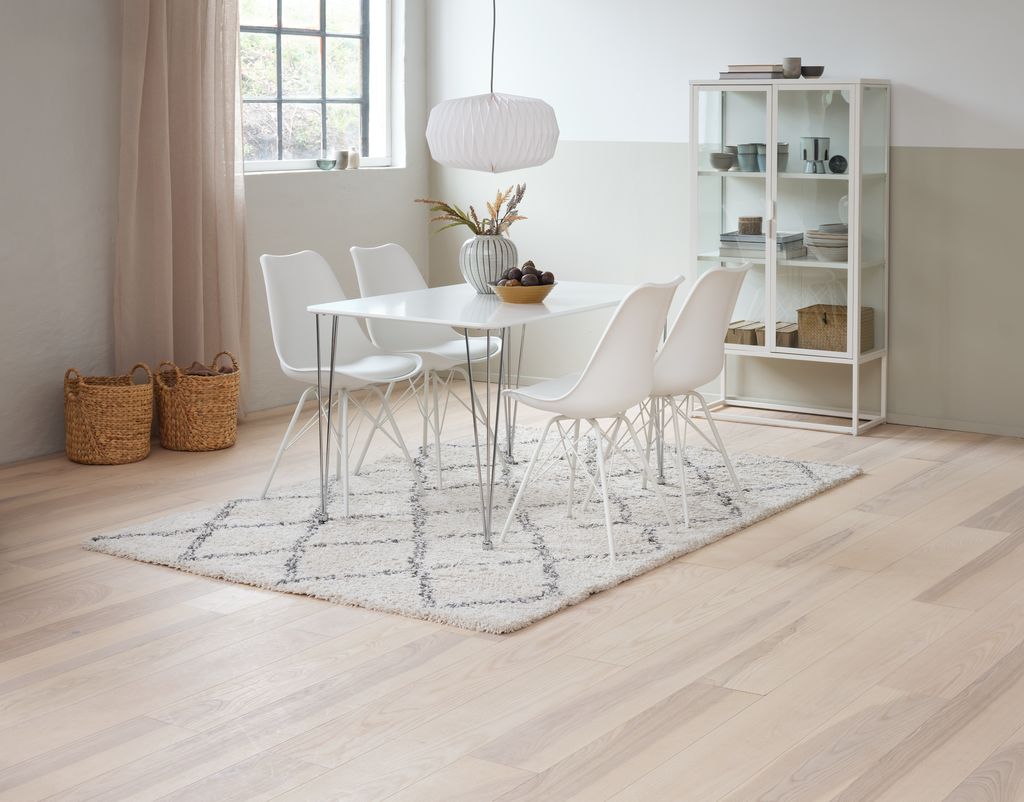 Display Cabinet VIRUM 2 doors white