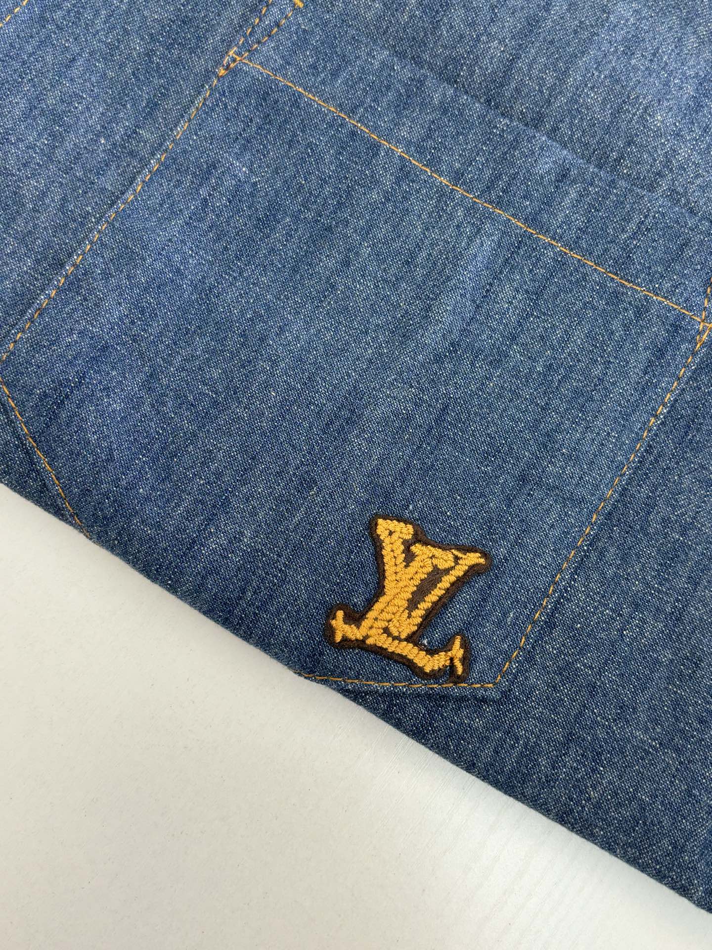 Louis Vuitton Unisex T Shirt Size S-XL