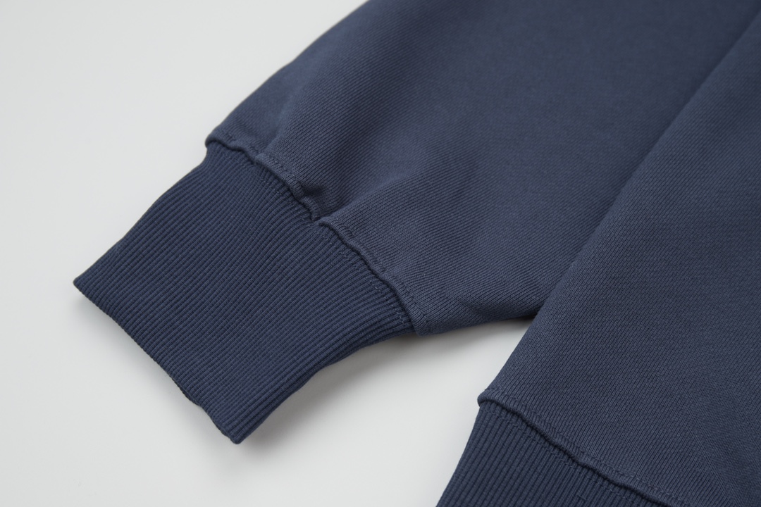 Loewe Unisex Sweatshirt Size S-XL