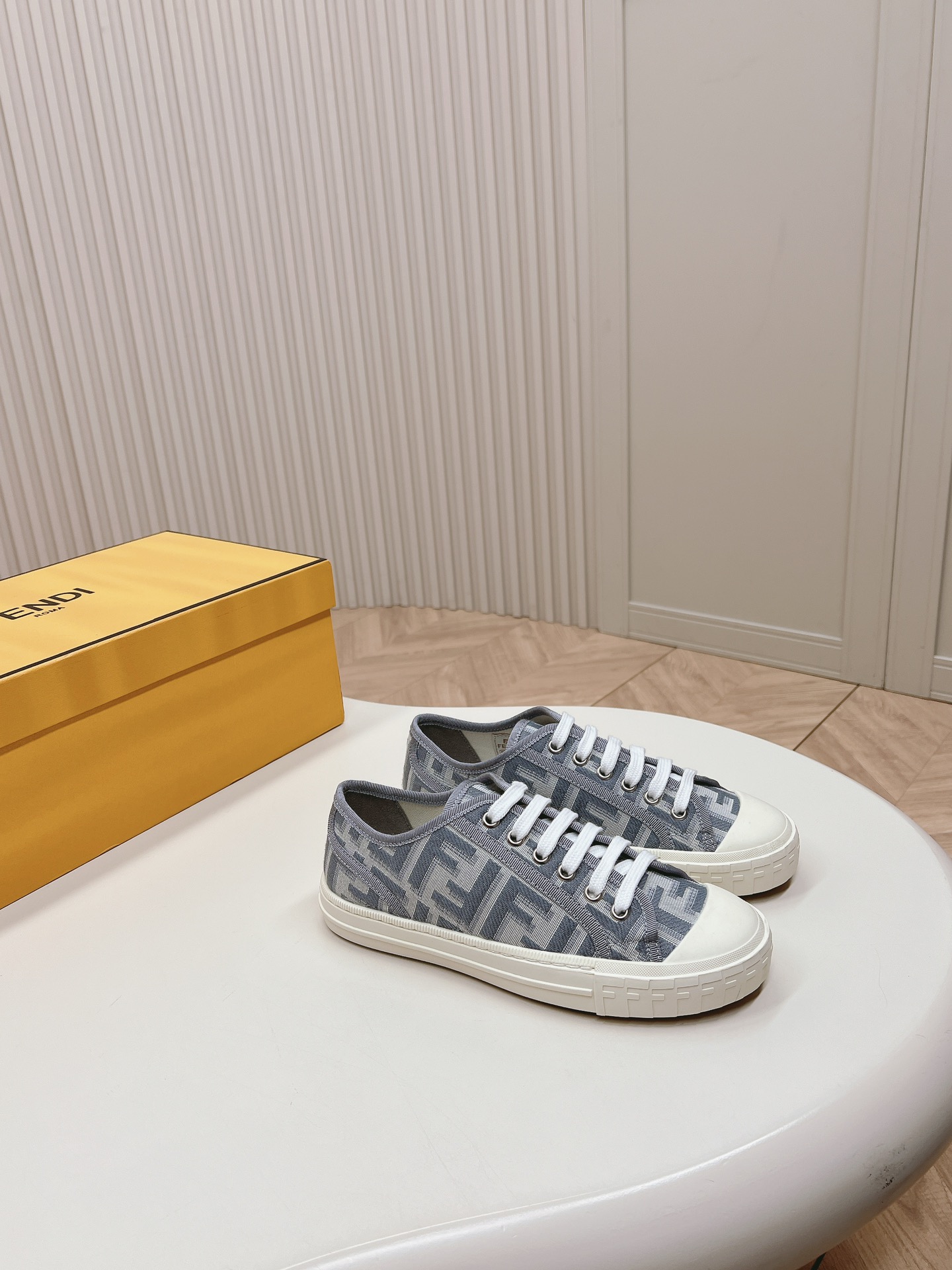 Fendi 2024ss New arrival Sneaker Size 36-40