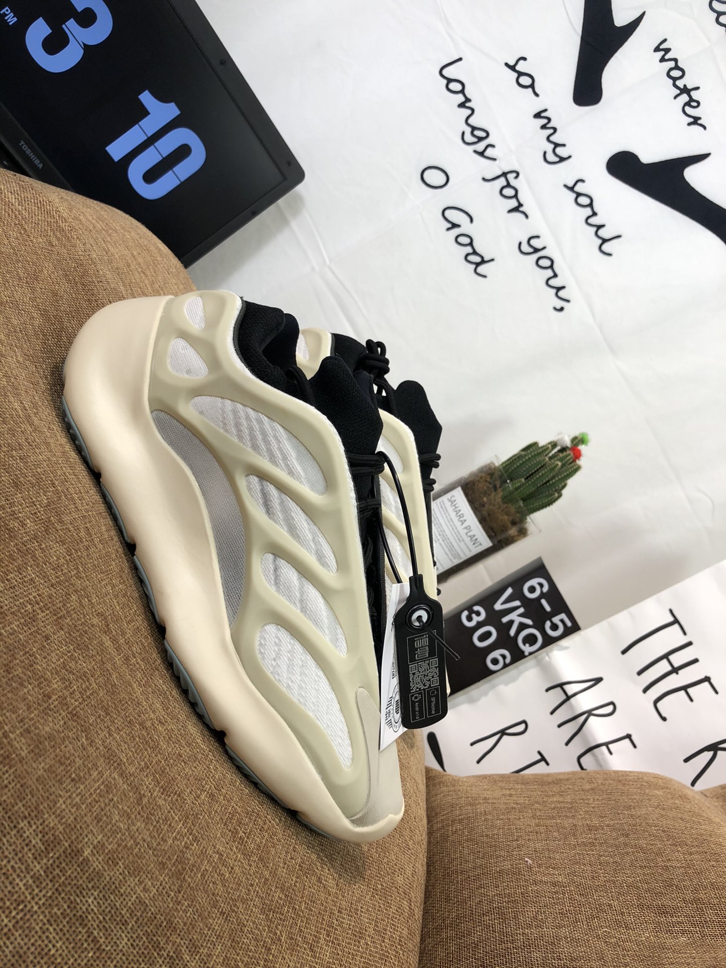 Yeezy 700 V3  Azael  Mens/Women's Sneakers Shoes 36 - 45