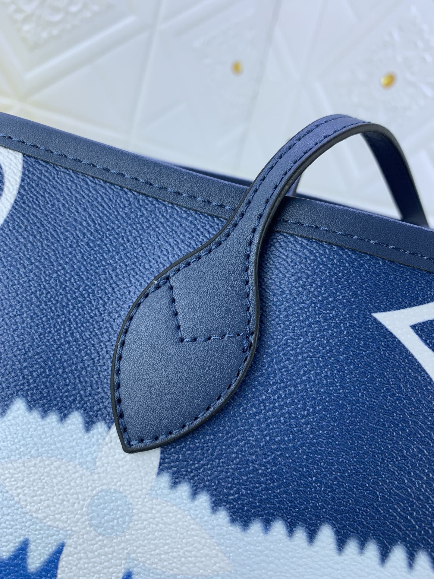 Louis Vuitton Shopping Bags 31*28.5*17cm