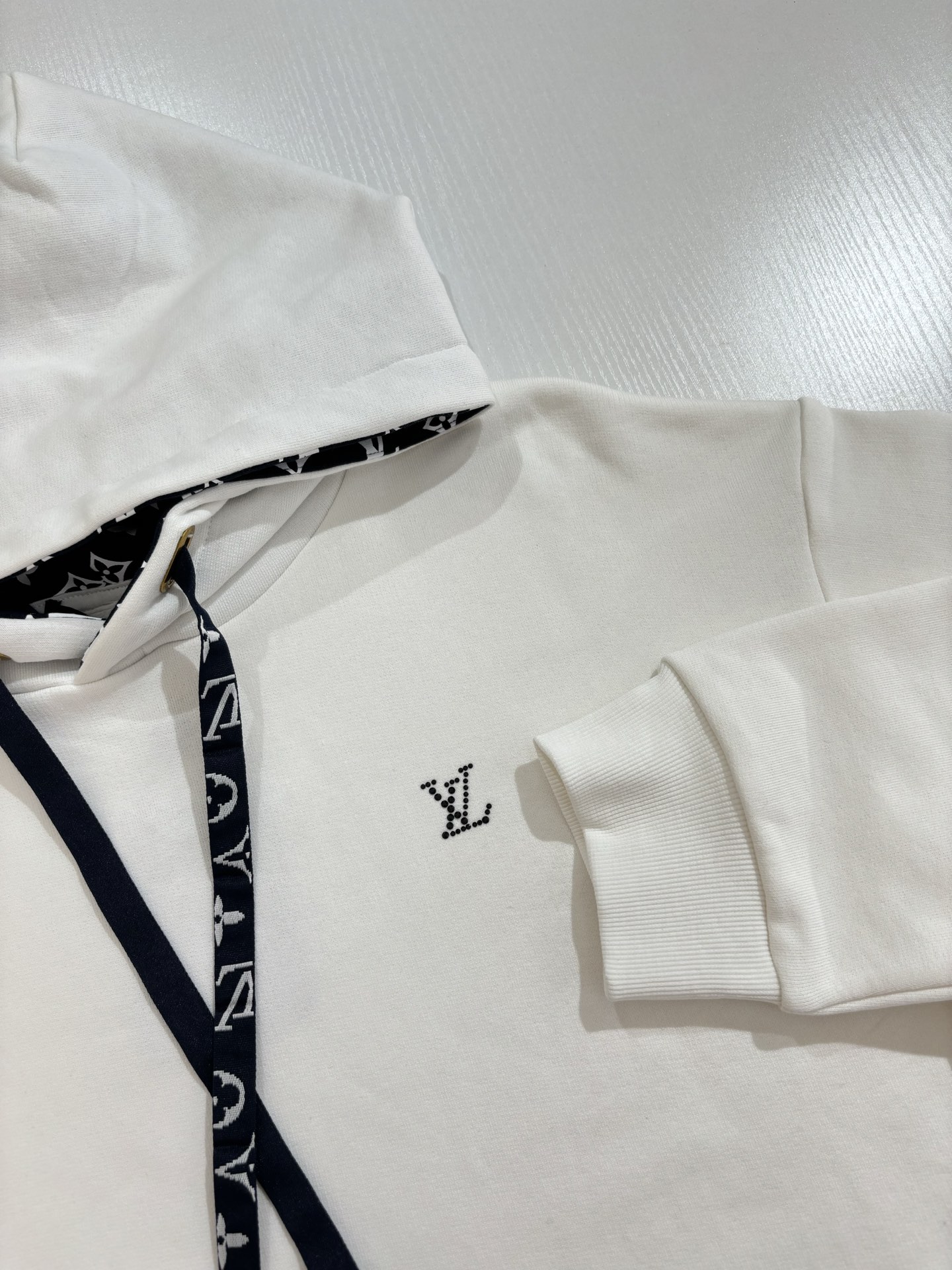 Louis Vuitton Unisex Sweatshirt Size S-XL