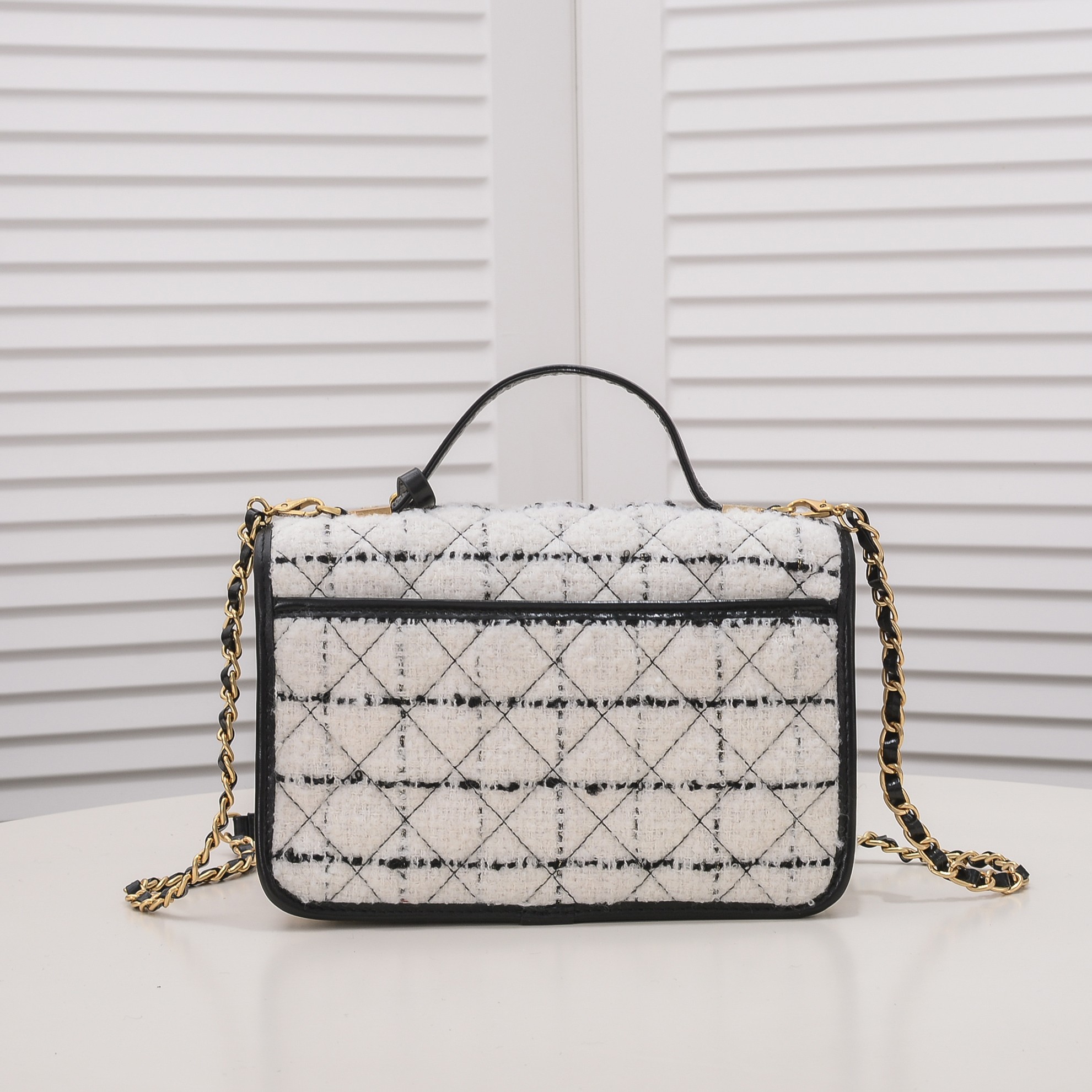 Chanel Chain Shoulder Bags Size 25*18*7cm Black White